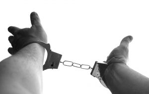 handcuffs-921290_1920